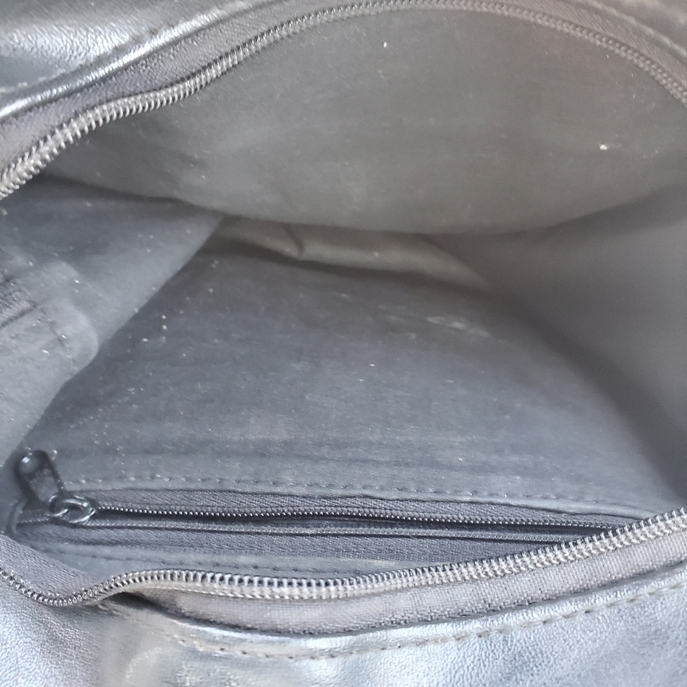 VINTAGE Tear Drop Leather Backpack with Silver Hardware OG Style - Picture 2 of 7